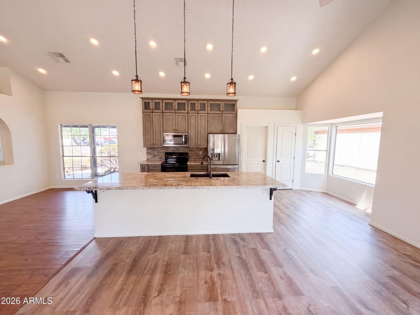 615 W MONTOYA Lane, Phoenix, AZ 85027 — photo 2 of 28