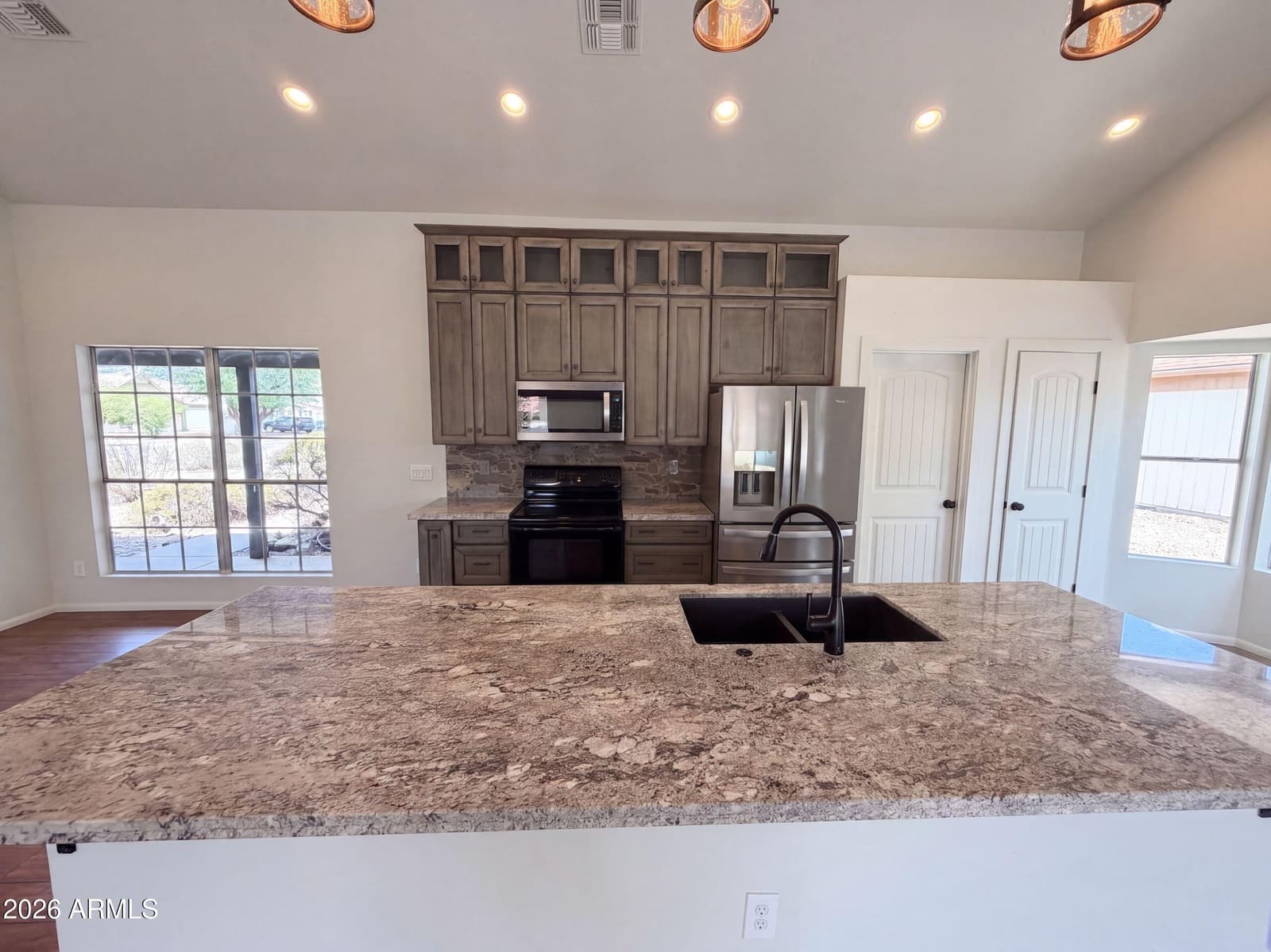 615 W MONTOYA Lane, Phoenix, AZ 85027 — photo 10 of 28