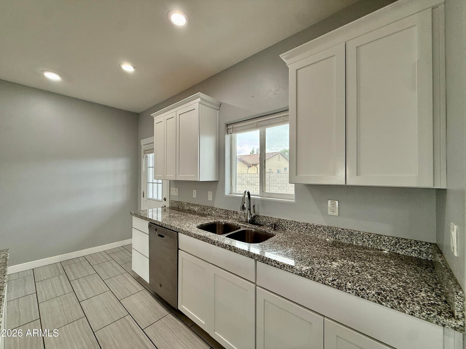 1826 N Porter Lane, Thatcher, AZ 85552 — photo 10 of 24