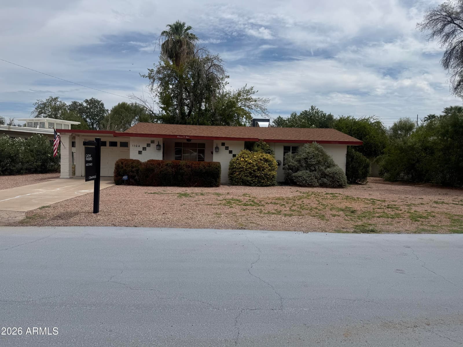 1104 E Fern Drive S, Phoenix, AZ 85014 — photo 1 of 2