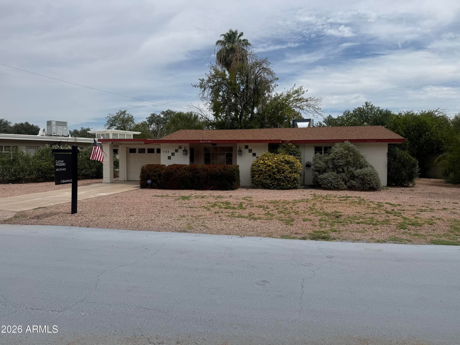 1104 E Fern Drive S, Phoenix, AZ 85014 — photo 2 of 2