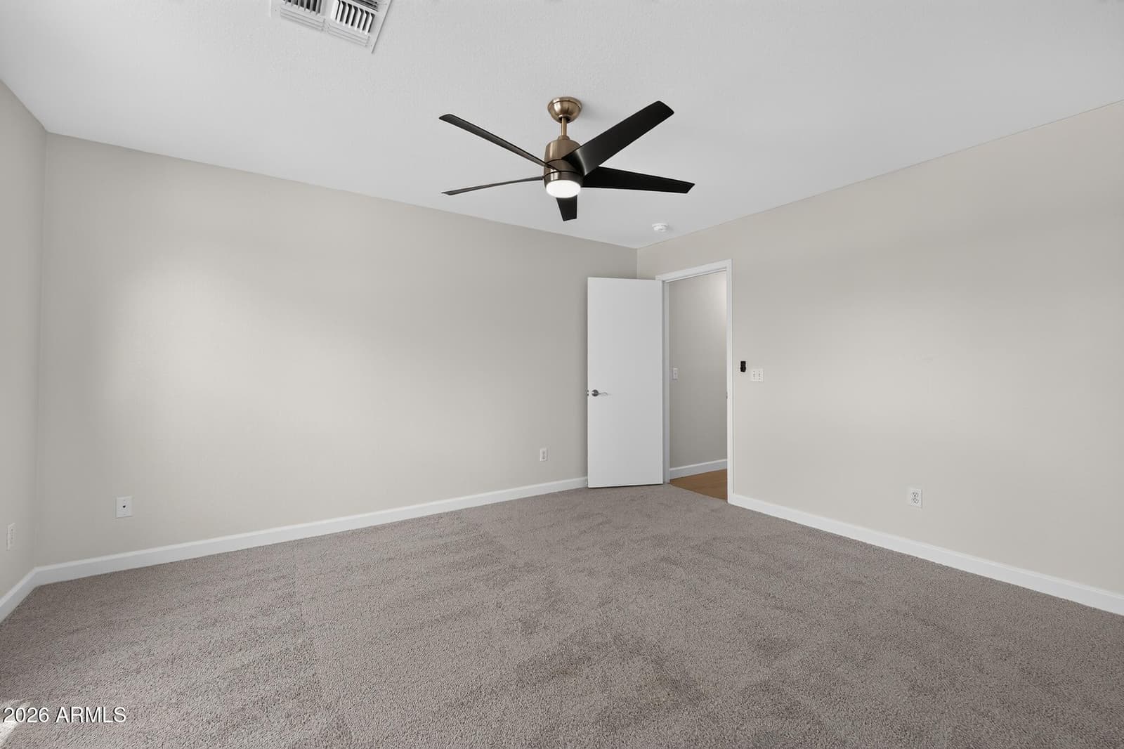 8425 E NAVARRO Circle, Mesa, AZ 85209 — photo 9 of 14