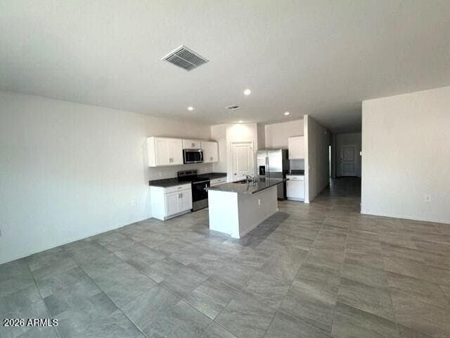 1568 W HESS Avenue, Coolidge, AZ 85128 — photo 6 of 33