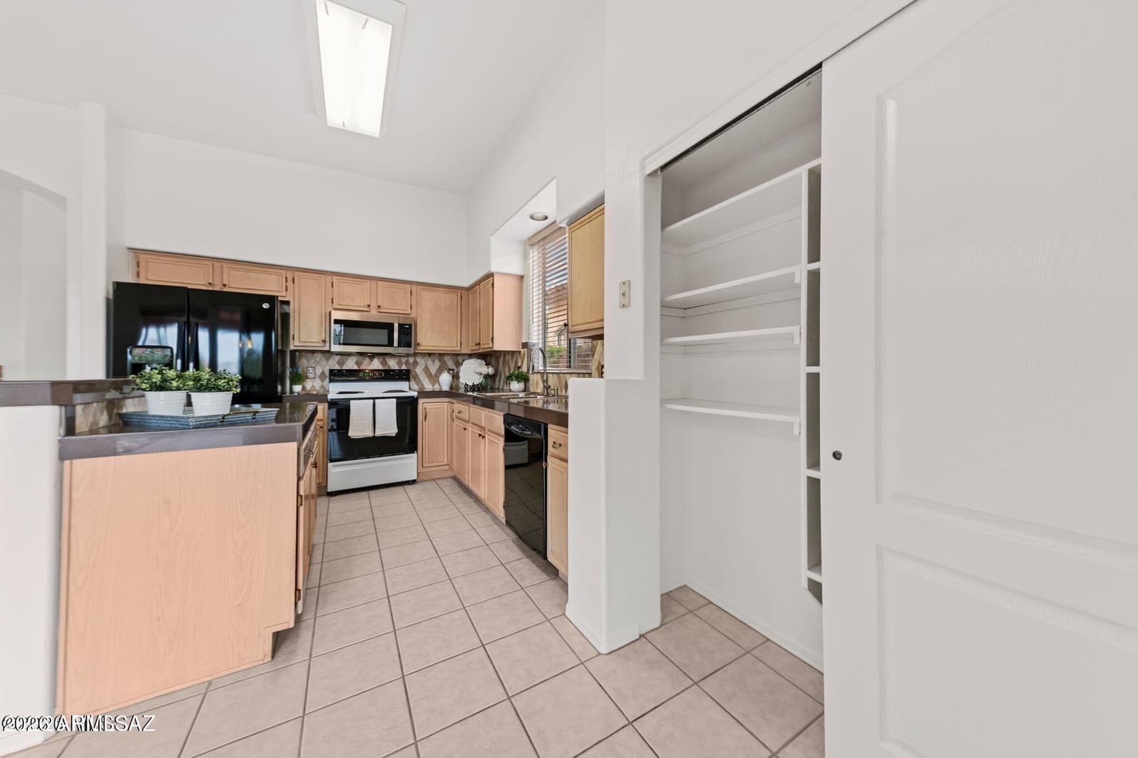 6461 N SUN BLUFF Drive, Tucson, AZ 85704 — photo 19 of 50