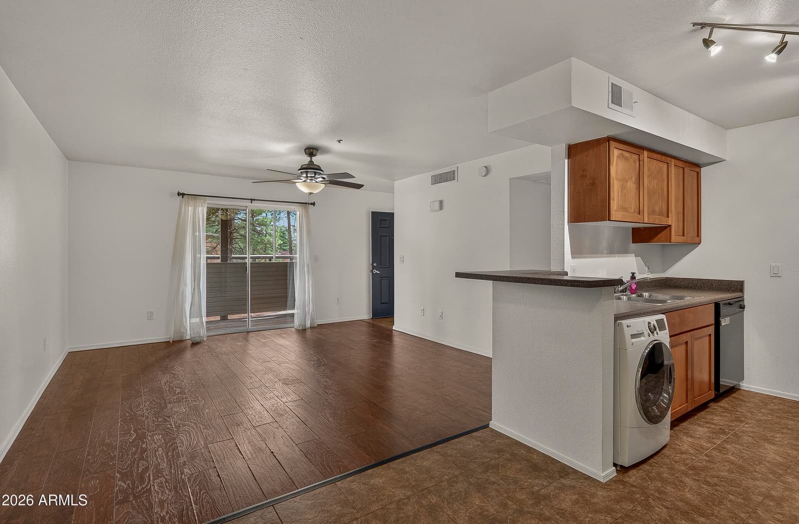 1185 W UNIVERSITY Avenue 101, Flagstaff, AZ 86001 — photo 5 of 29