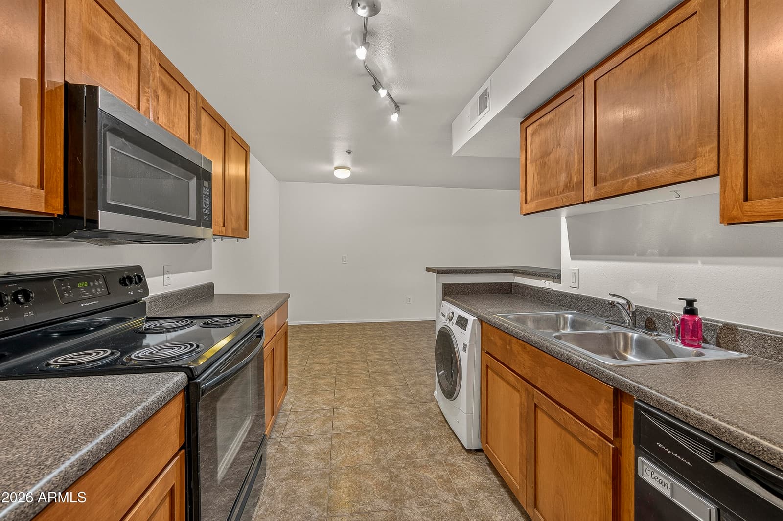 1185 W UNIVERSITY Avenue 101, Flagstaff, AZ 86001 — photo 4 of 29