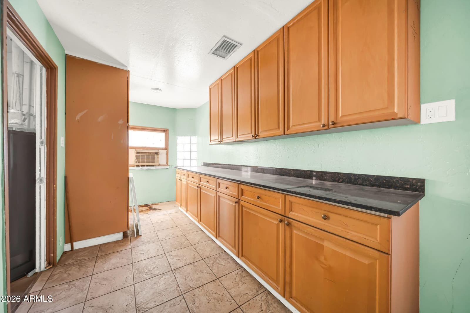 915 W Tamarisk Street, Phoenix, AZ 85041 — photo 17 of 36