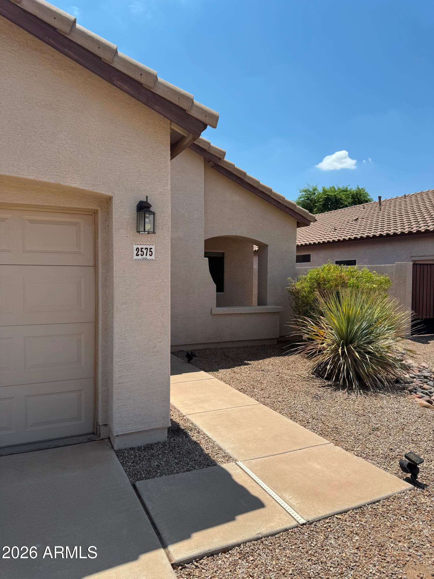2575 E BROOKS Street, Gilbert, AZ 85296 — photo 2 of 20