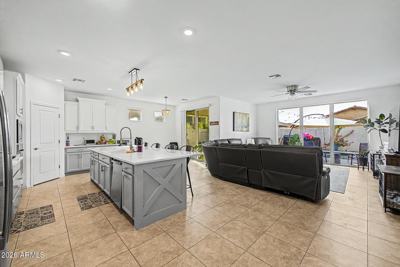 10218 E WAVELENGTH Avenue, Mesa, AZ 85212 — photo 3 of 27