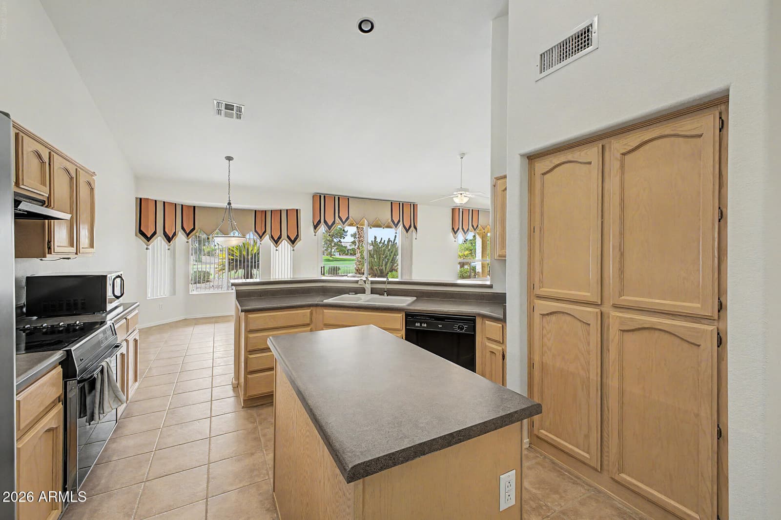 24422 S PARKSIDE Drive, Sun Lakes, AZ 85248 — photo 13 of 31