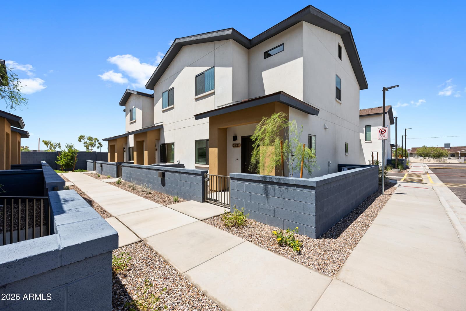 2333 E MCARTHUR Drive, Tempe, AZ 85288 — photo 1 of 25