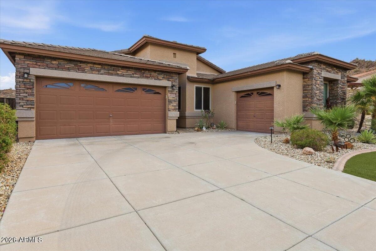 6539 W GAMBIT Trail, Phoenix, AZ 85083 — photo 3 of 44