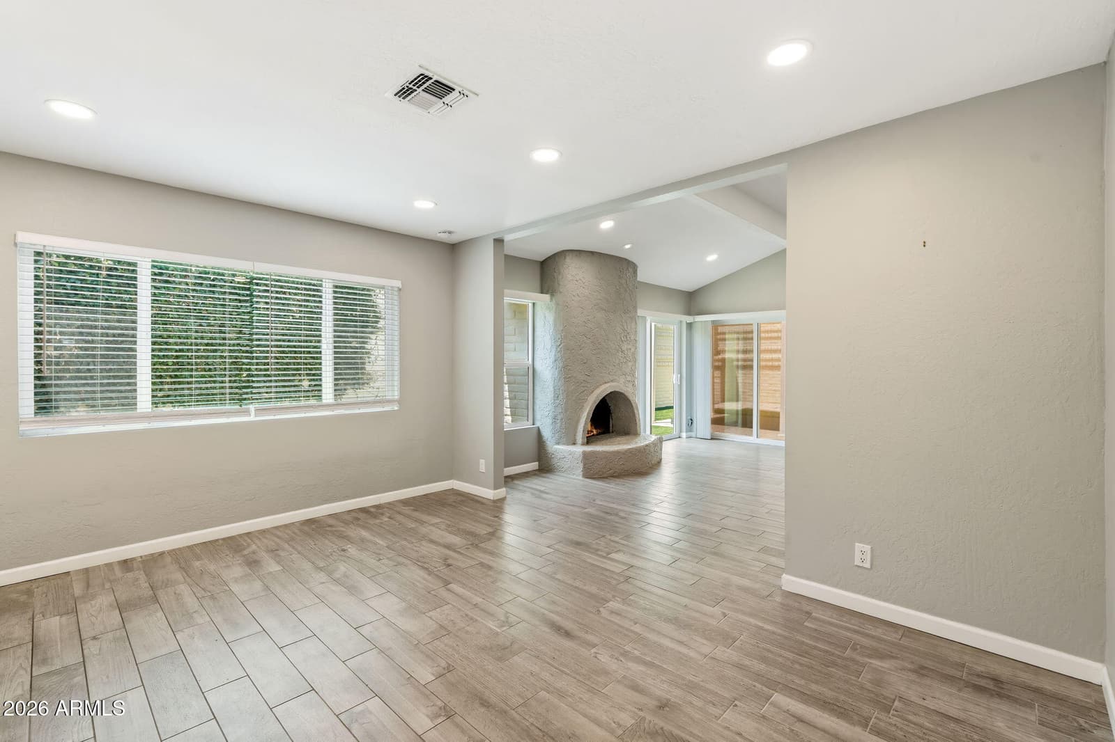 4 E SAN MIGUEL Avenue, Phoenix, AZ 85012 — photo 11 of 42
