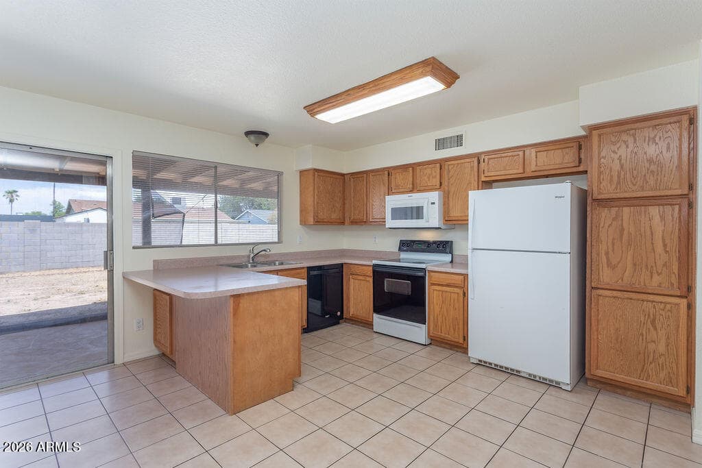 1520 W MARLBORO Drive, Chandler, AZ 85224 — photo 6 of 23