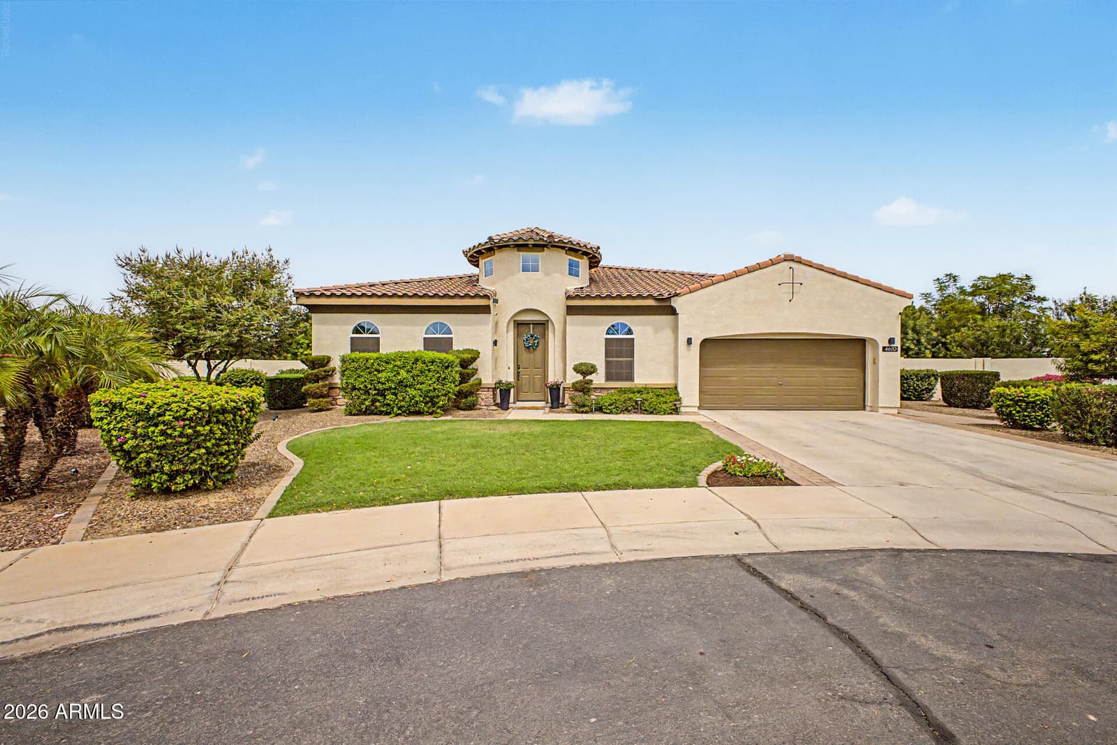 4610 S AMETHYST Drive, Chandler, AZ 85249 — photo 1 of 70