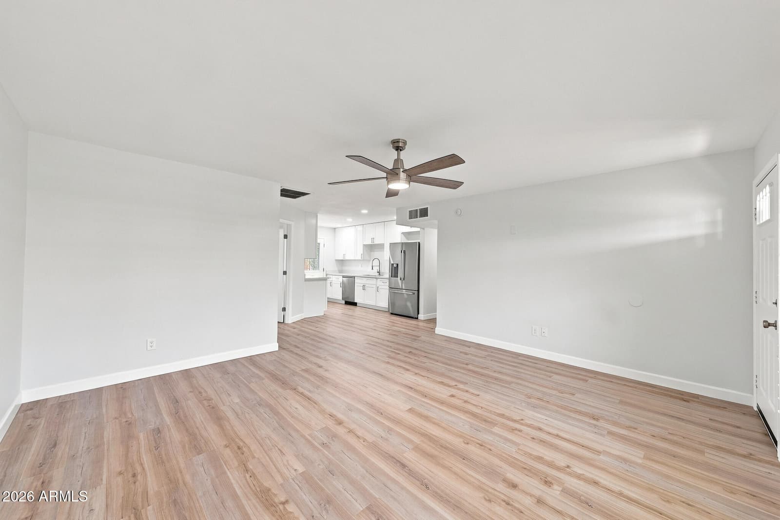 3730 W CACTUS WREN Drive, Phoenix, AZ 85051 — photo 5 of 51