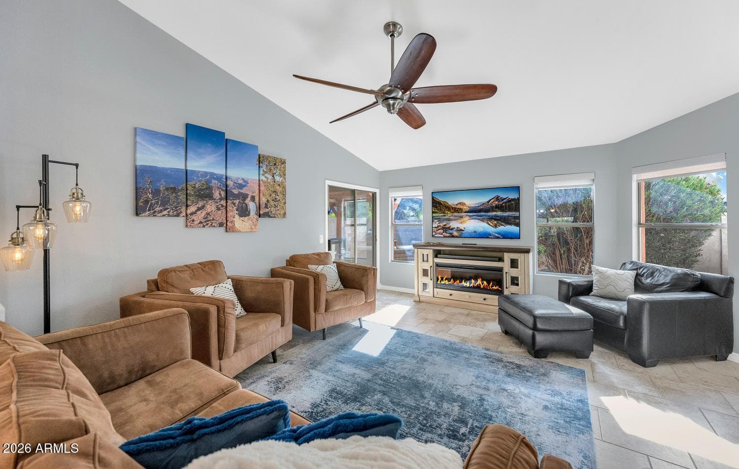 4834 E MOSSMAN Road, Phoenix, AZ 85054 — photo 8 of 44