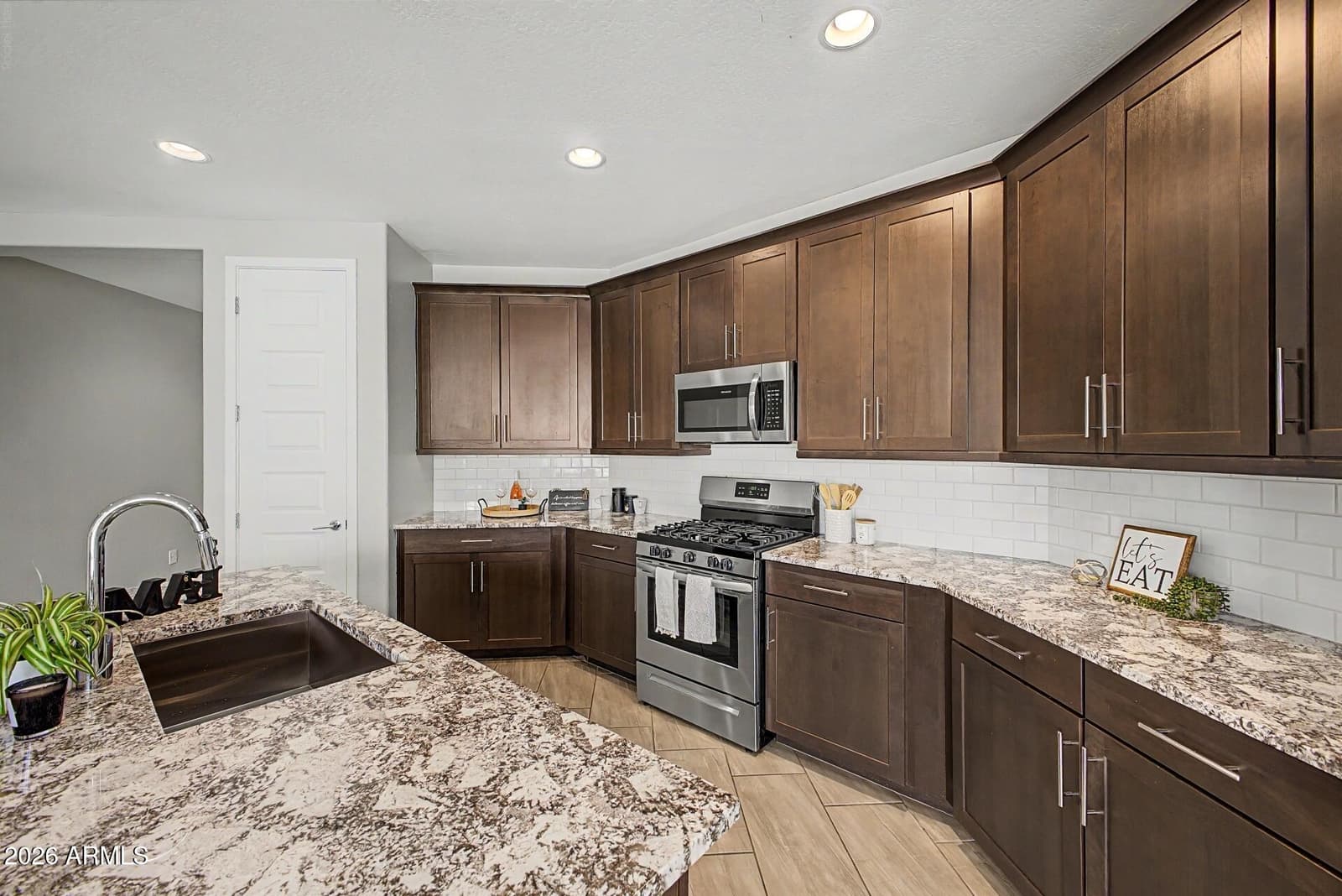 2250 E CITADEL Drive, Gilbert, AZ 85298 — photo 16 of 62