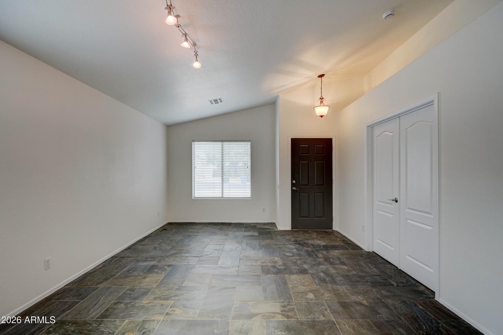 26024 N 41ST Avenue, Phoenix, AZ 85083 — photo 4 of 40