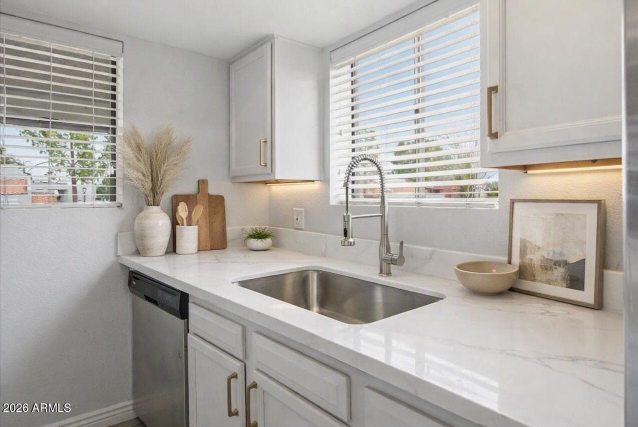 850 S RIVER Drive 2041, Tempe, AZ 85281 — photo 5 of 25