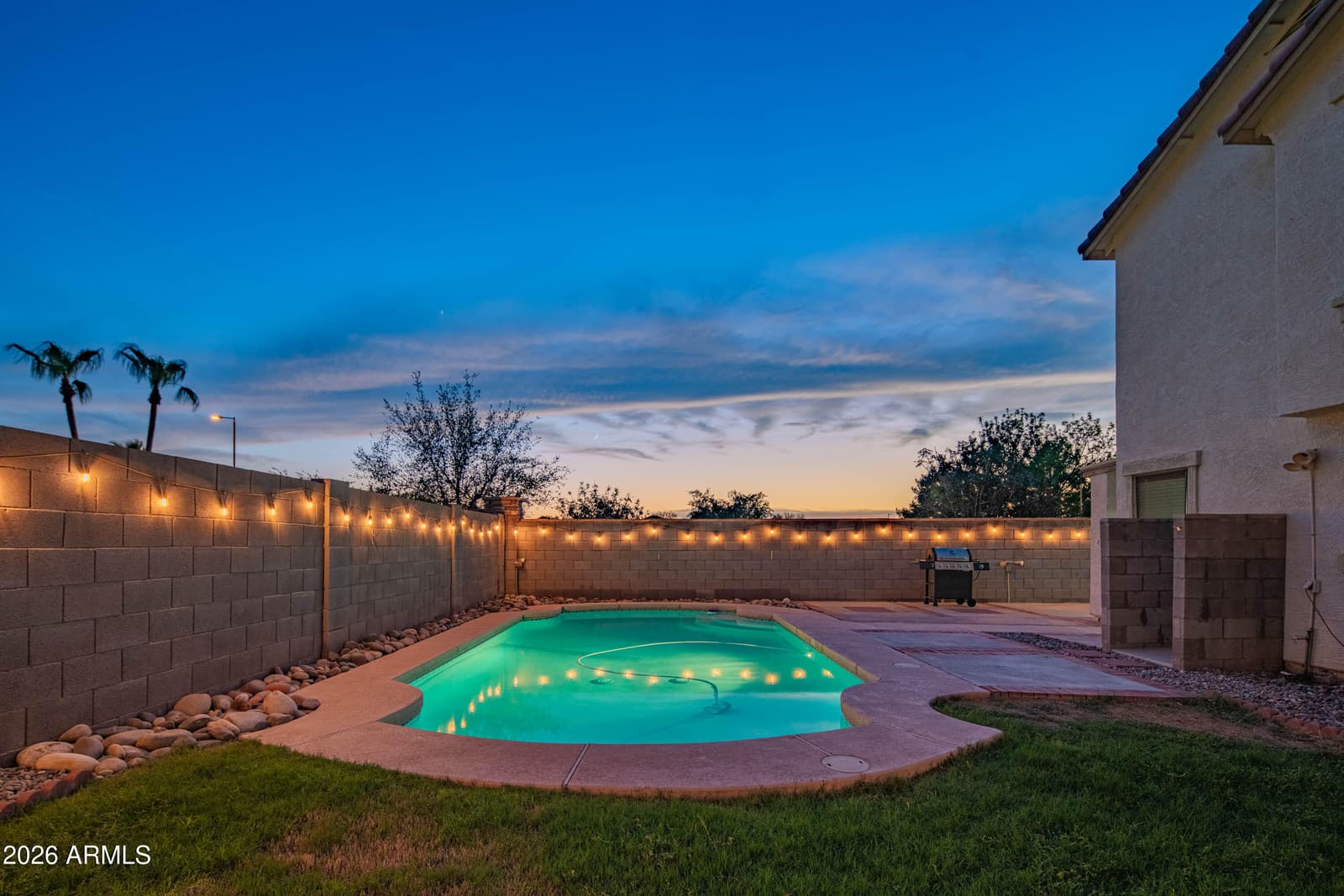 1075 E PARKVIEW Court, Gilbert, AZ 85295 — photo 31 of 37