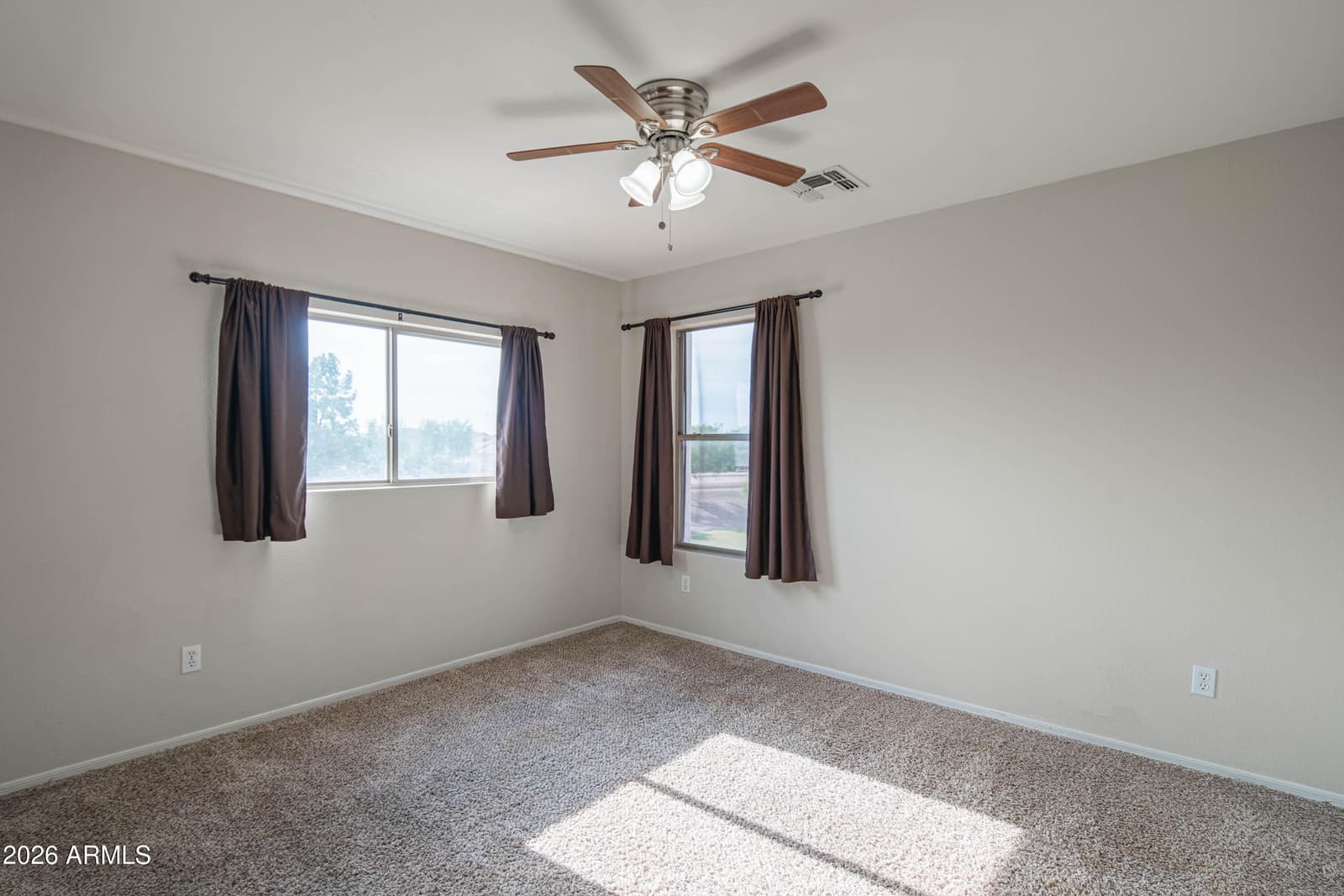 1075 E PARKVIEW Court, Gilbert, AZ 85295 — photo 18 of 37