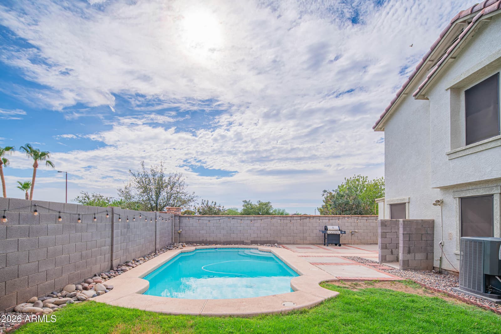 1075 E PARKVIEW Court, Gilbert, AZ 85295 — photo 27 of 37