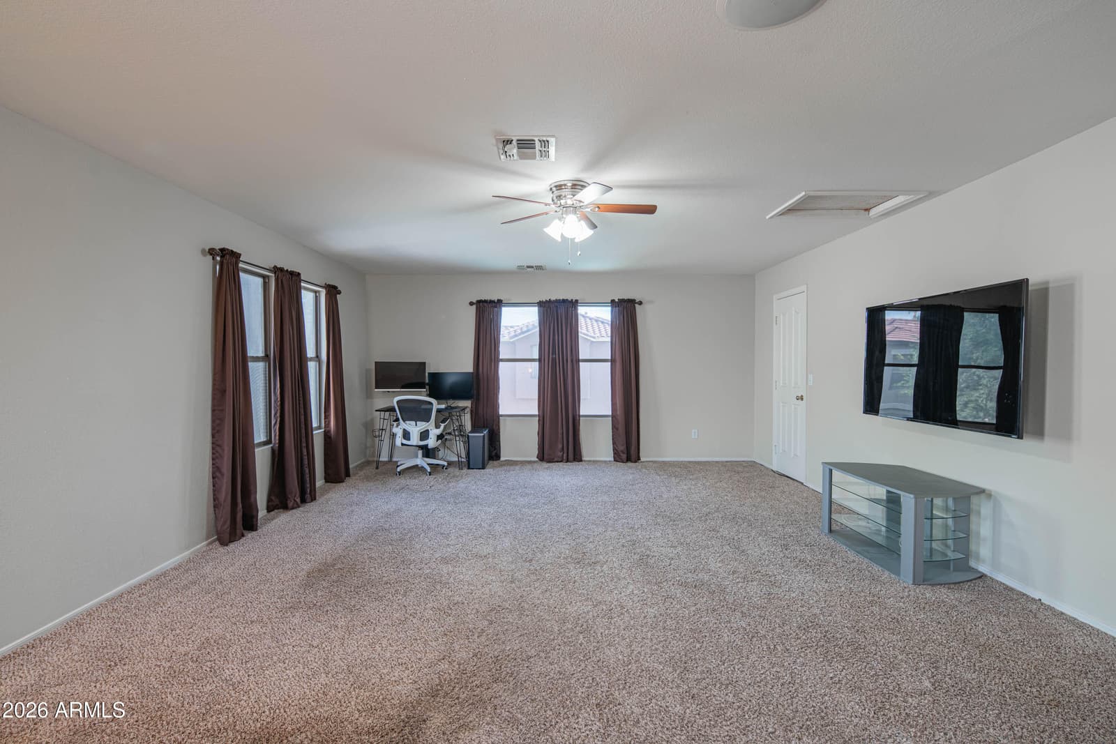 1075 E PARKVIEW Court, Gilbert, AZ 85295 — photo 16 of 37
