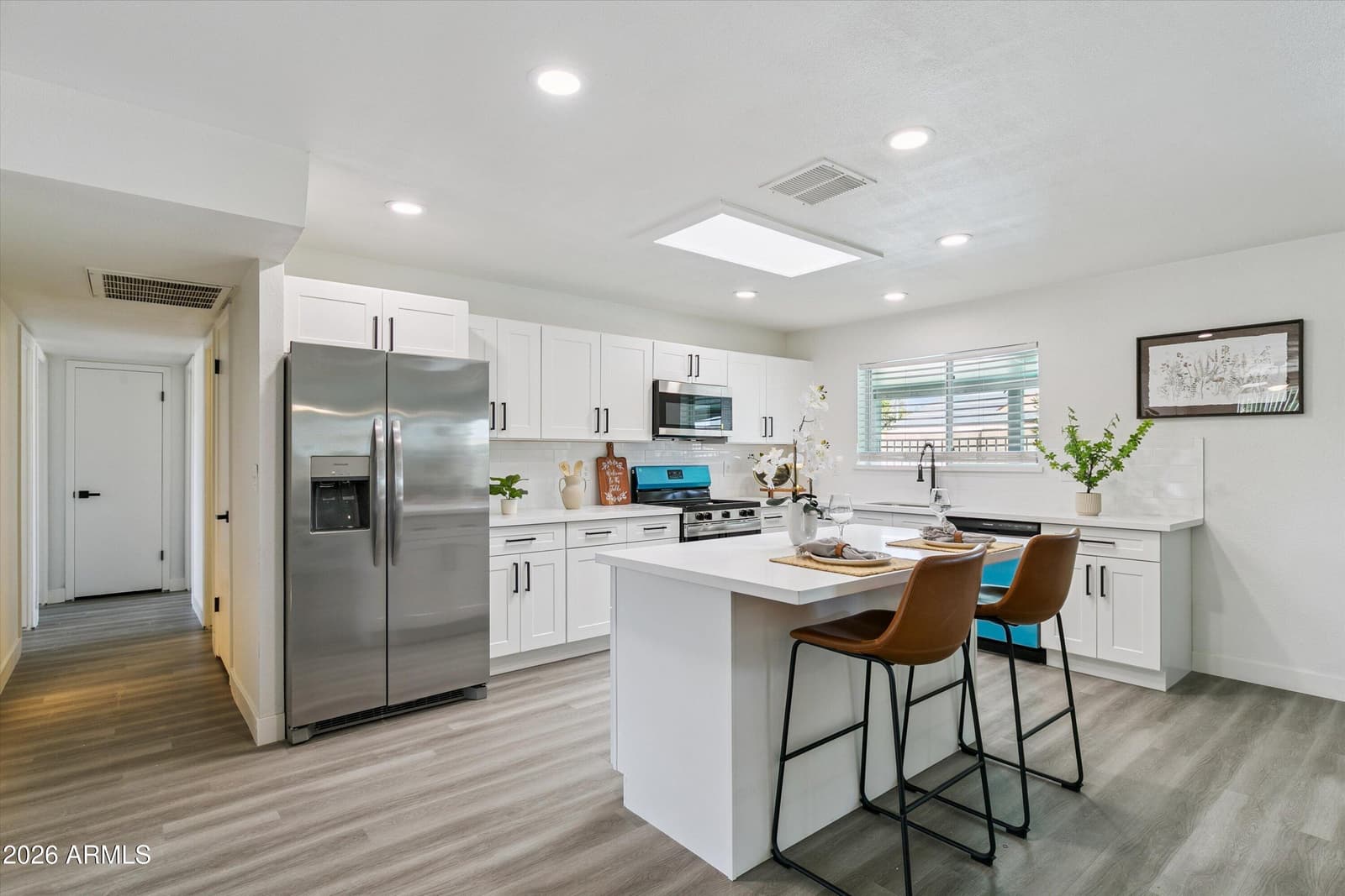 3020 W HARTFORD Drive, Phoenix, AZ 85053 — photo 9 of 32