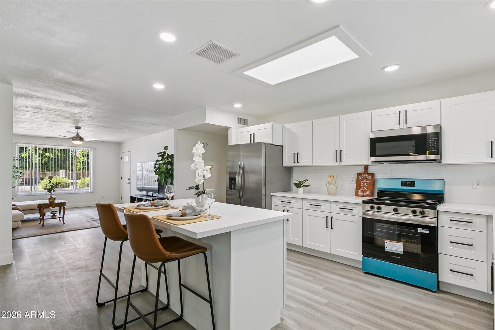 3020 W HARTFORD Drive, Phoenix, AZ 85053 — photo 12 of 32