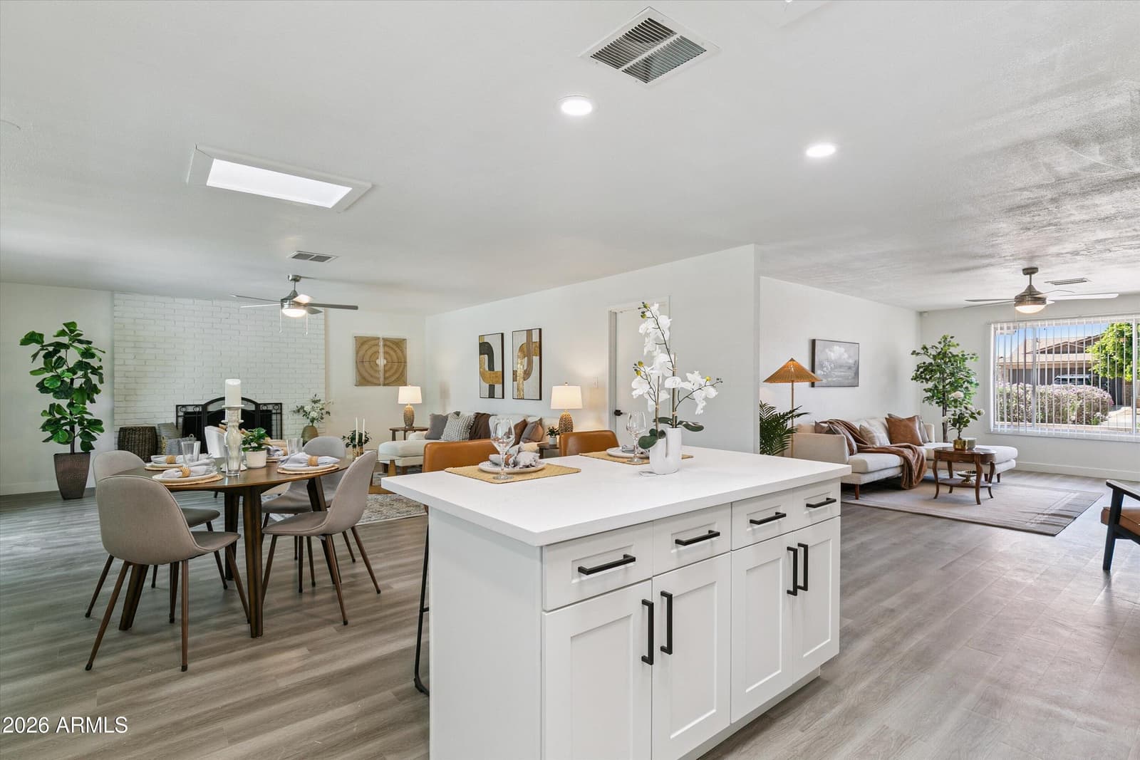 3020 W HARTFORD Drive, Phoenix, AZ 85053 — photo 13 of 32