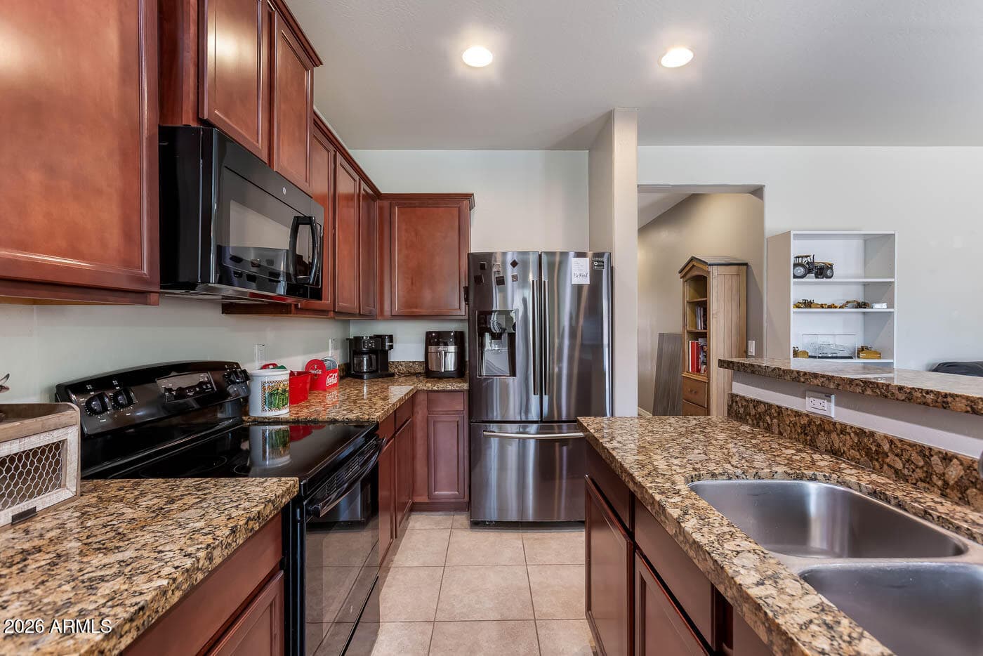 10567 E SUNFLOWER Lane, Florence, AZ 85132 — photo 11 of 43