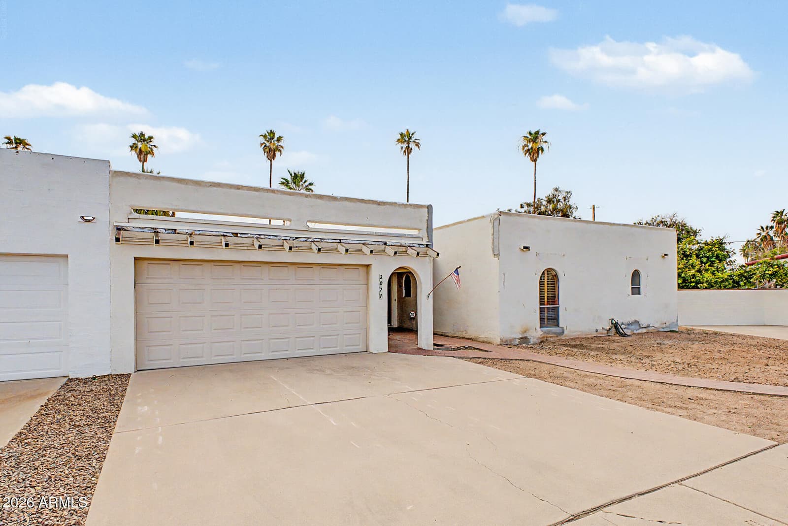 2071 E CAIRO Drive, Tempe, AZ 85282 — photo 2 of 37