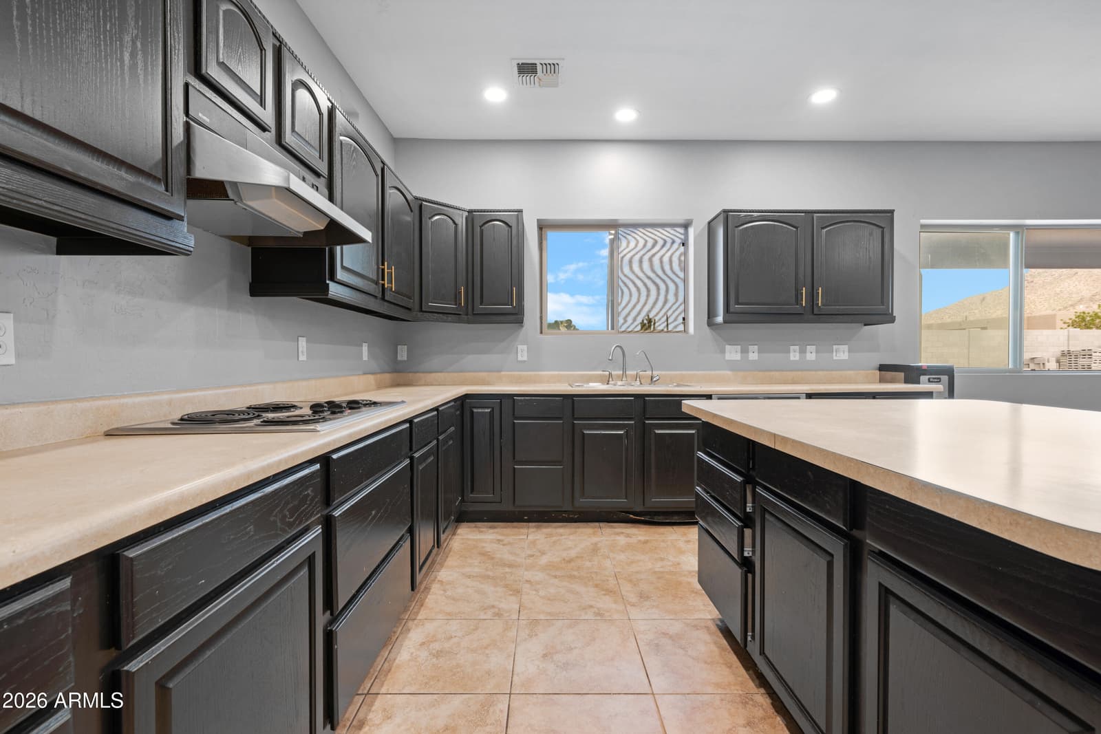4906 N WARNER Drive, Apache Junction, AZ 85120 — photo 14 of 58