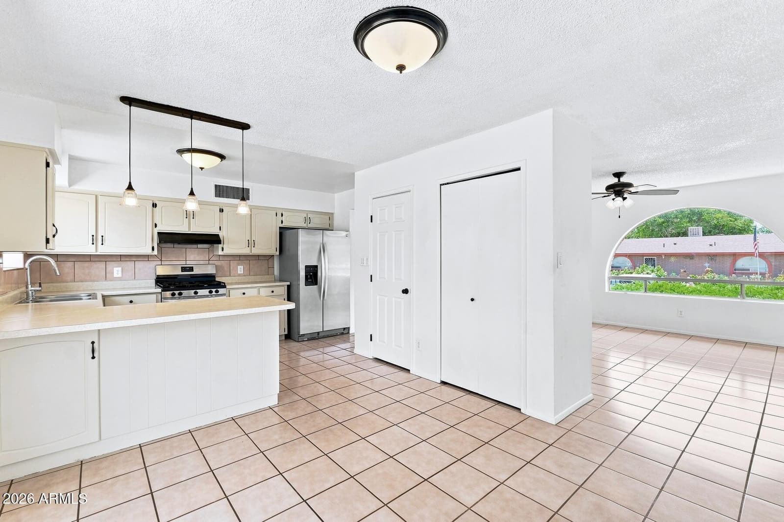 1345 PLAZA AMAPOLA, Sierra Vista, AZ 85635 — photo 12 of 30