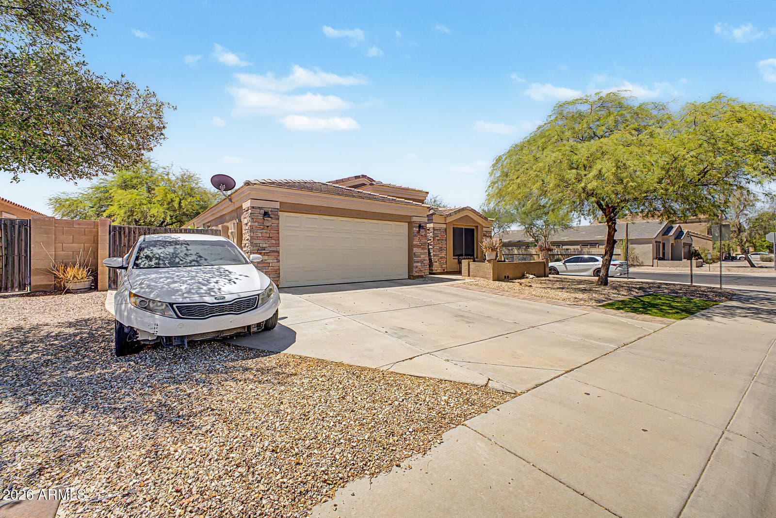 445 E SETTLERS Trail, Casa Grande, AZ 85122 — photo 2 of 39