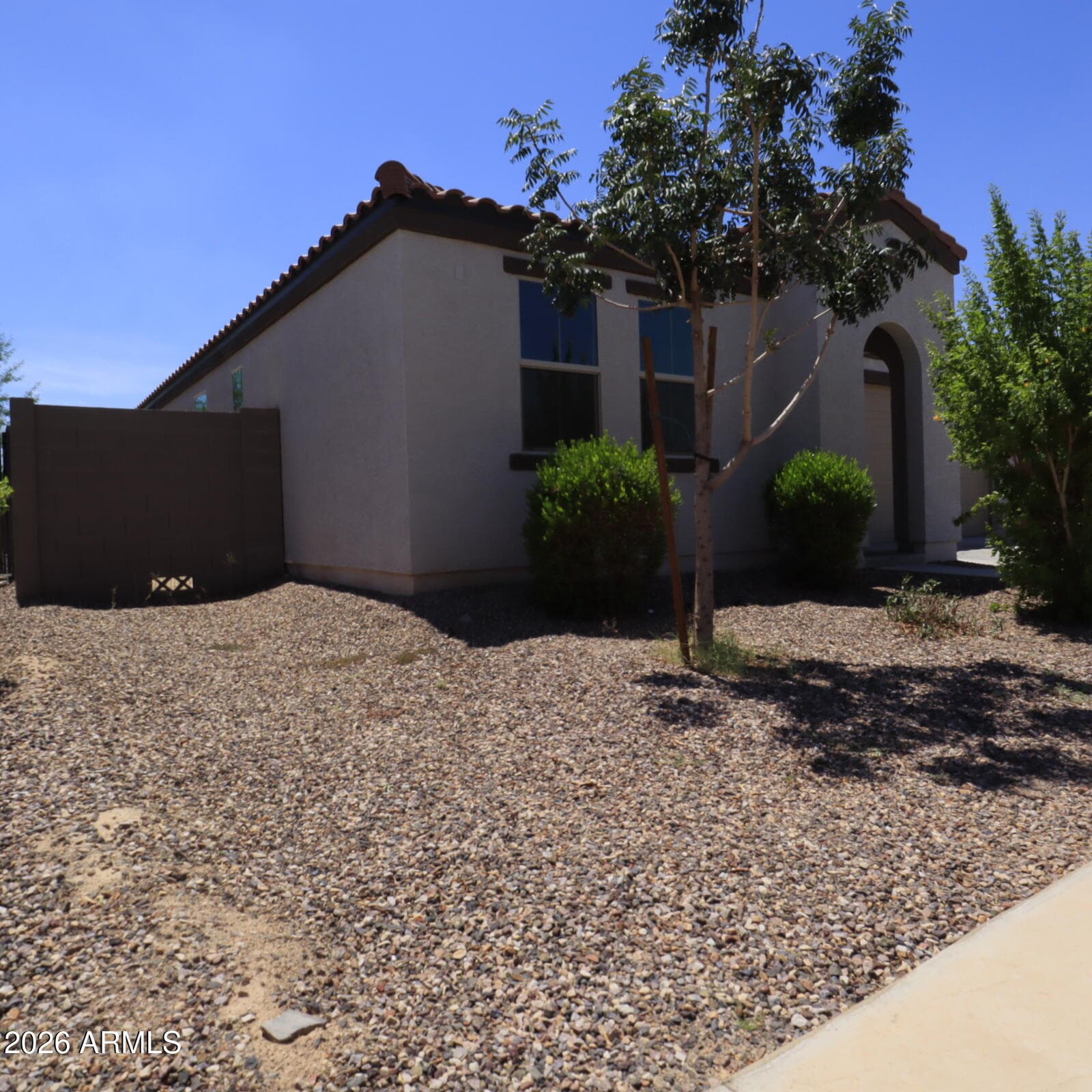 2413 W Sunland Avenue, Phoenix, AZ 85041 — photo 4 of 62