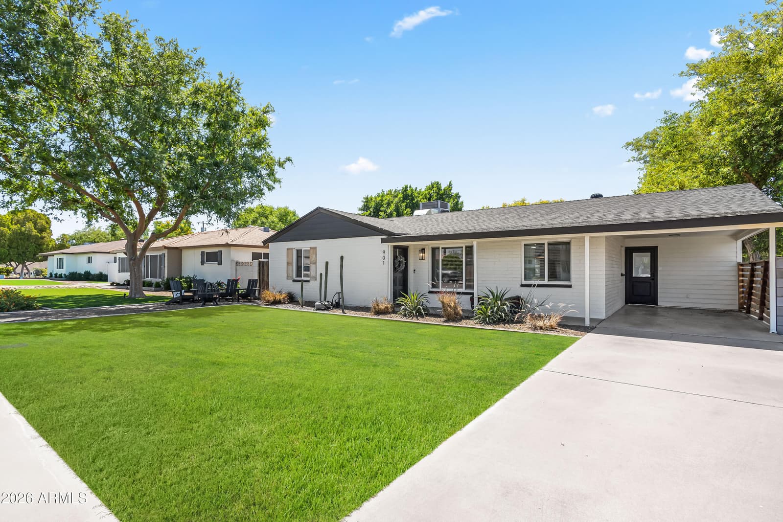 901 E BERRIDGE Lane, Phoenix, AZ 85014