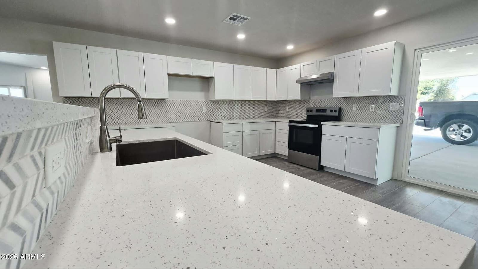 16853 N 39th Drive, Phoenix, AZ 85053 — photo 8 of 20