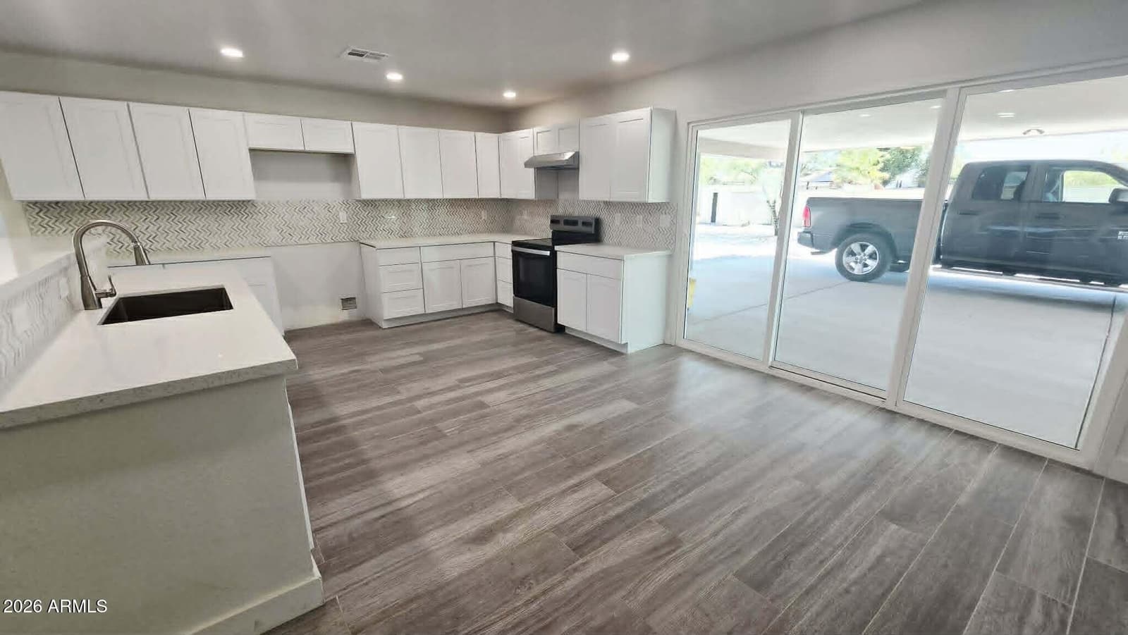 16853 N 39th Drive, Phoenix, AZ 85053 — photo 7 of 20