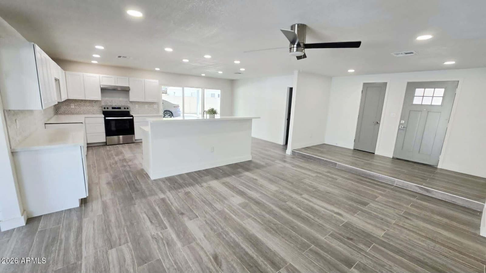 16853 N 39th Drive, Phoenix, AZ 85053 — photo 5 of 20