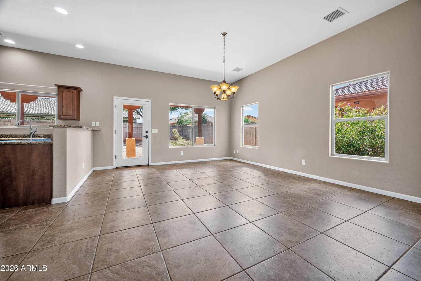 2678 Knollridge Drive, Sierra Vista, AZ 85650 — photo 12 of 57