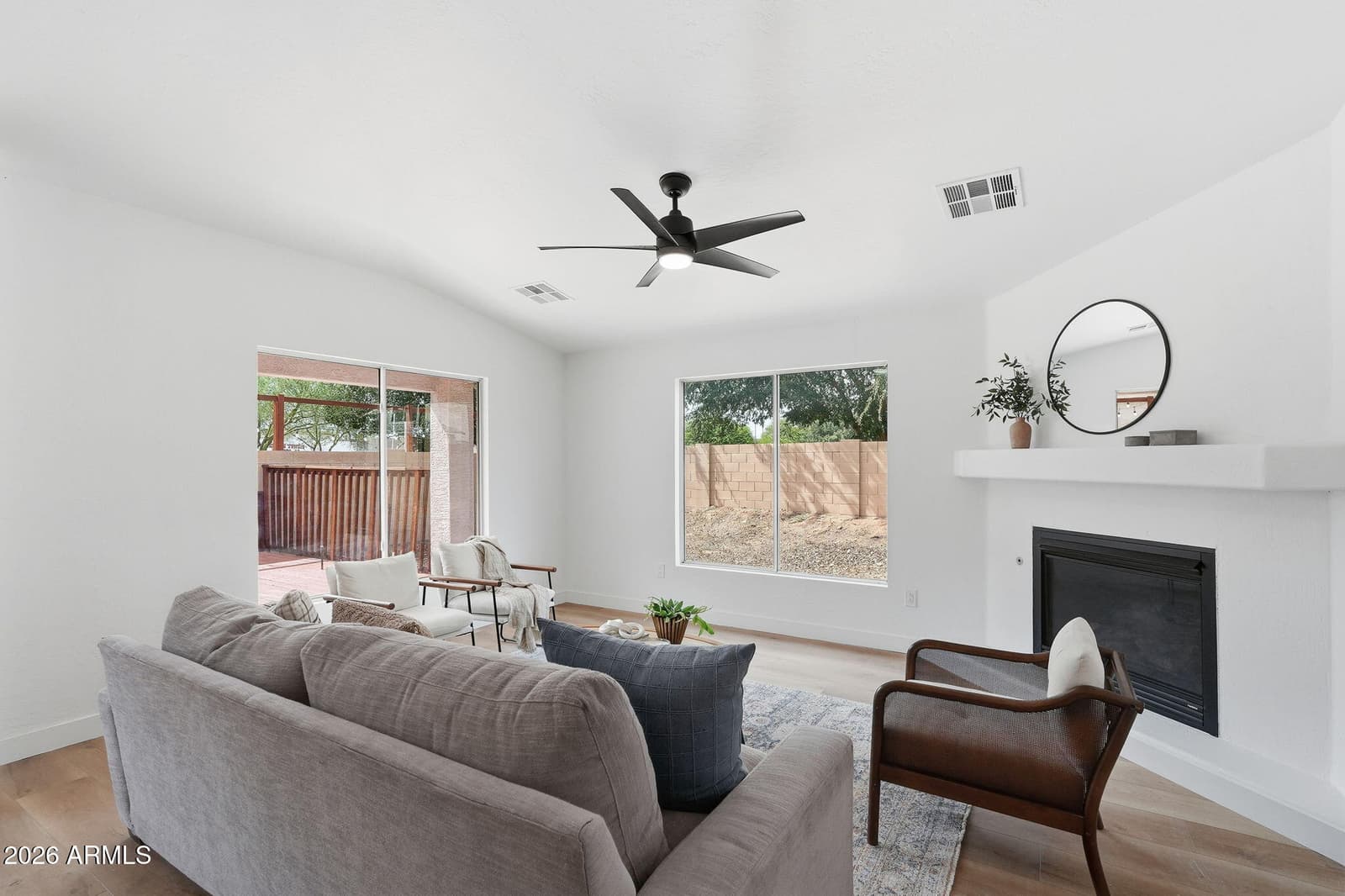 7234 W Vista Avenue, Glendale, AZ 85303 — photo 5 of 35
