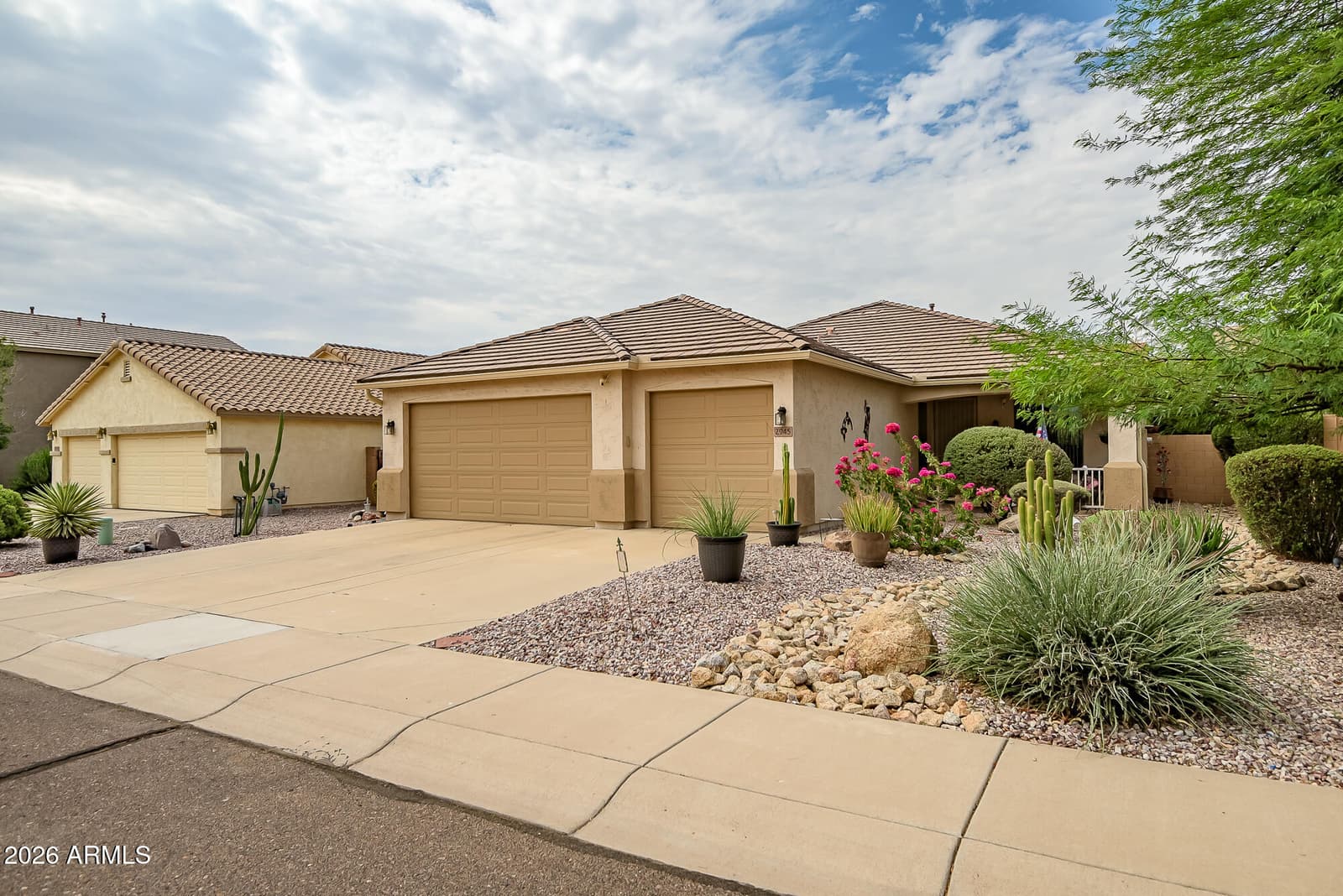 2945 W Goldmine Mountain Drive, San Tan Valley, AZ 85144 — photo 1 of 27