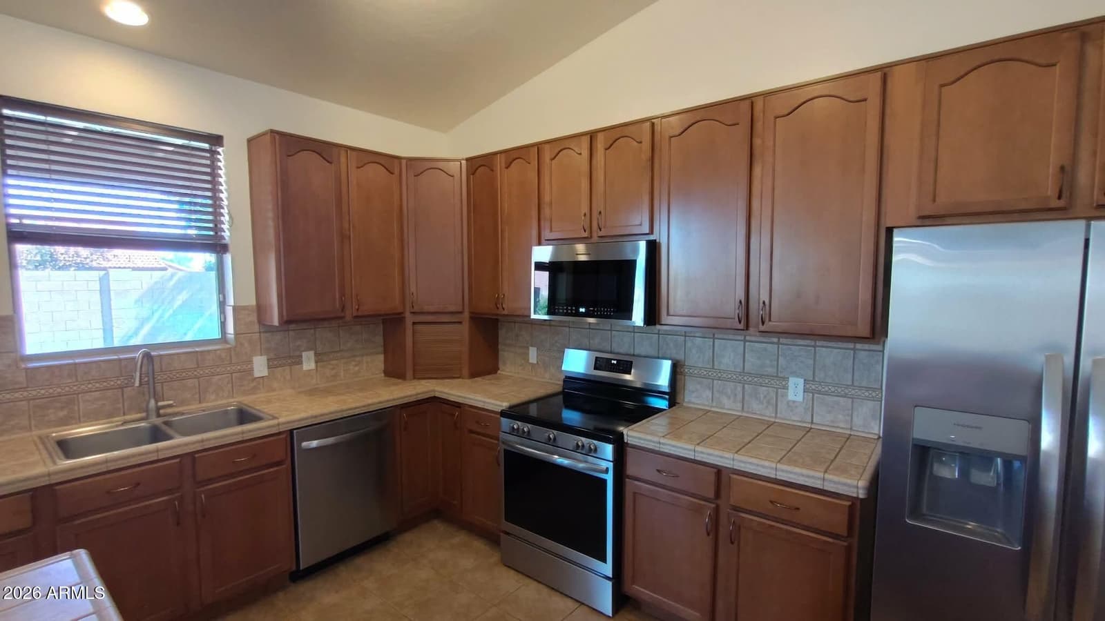 1637 San Clemente Drive, Sierra Vista, AZ 85635 — photo 7 of 35