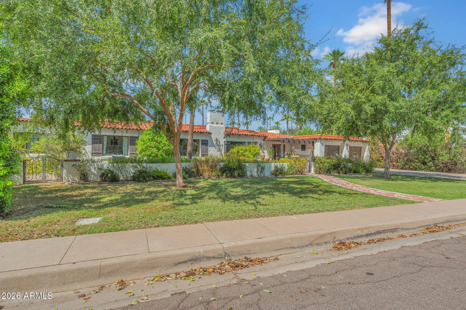 2102 Encanto Drive SW, Phoenix, AZ 85007 — photo 3 of 59
