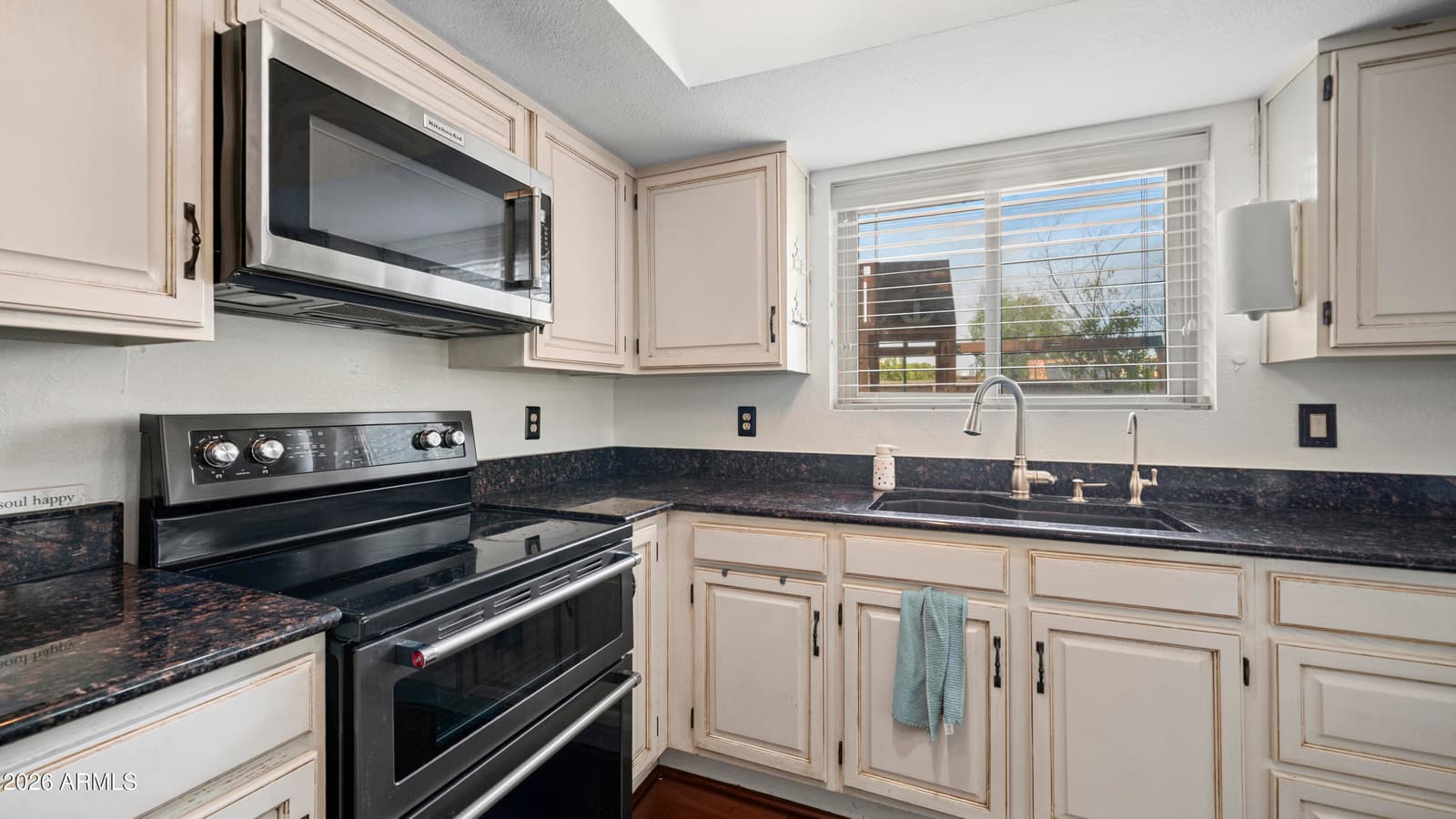 1338 E Sunburst Lane, Tempe, AZ 85284 — photo 3 of 43