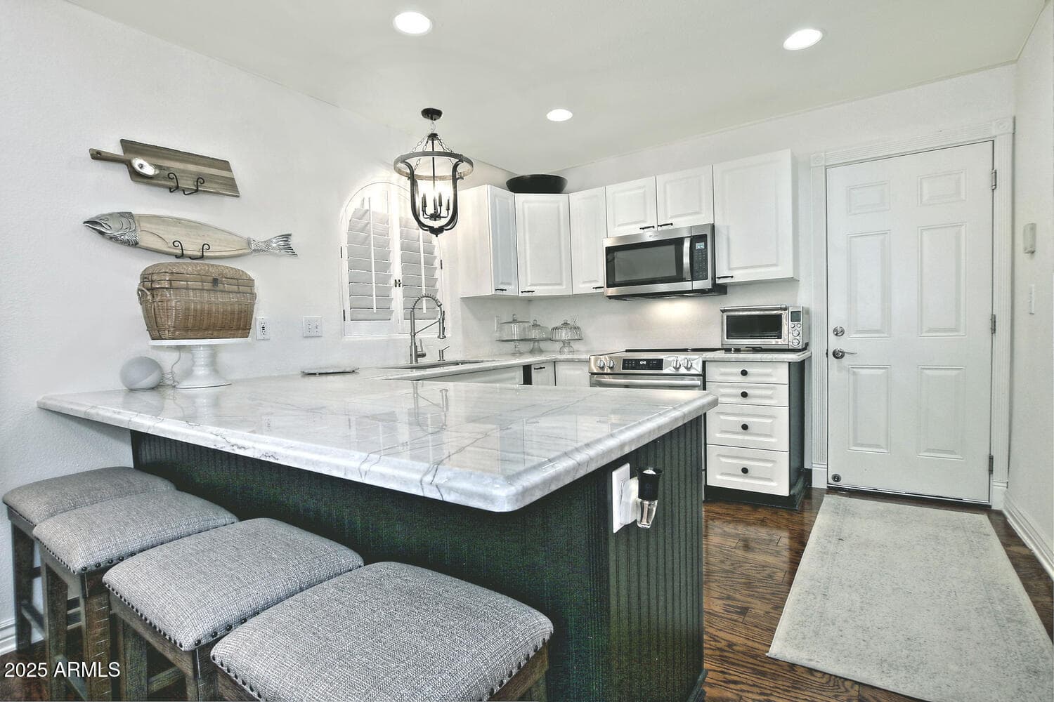 1605 S Ash Drive, Chandler, AZ 85286 — photo 8 of 32