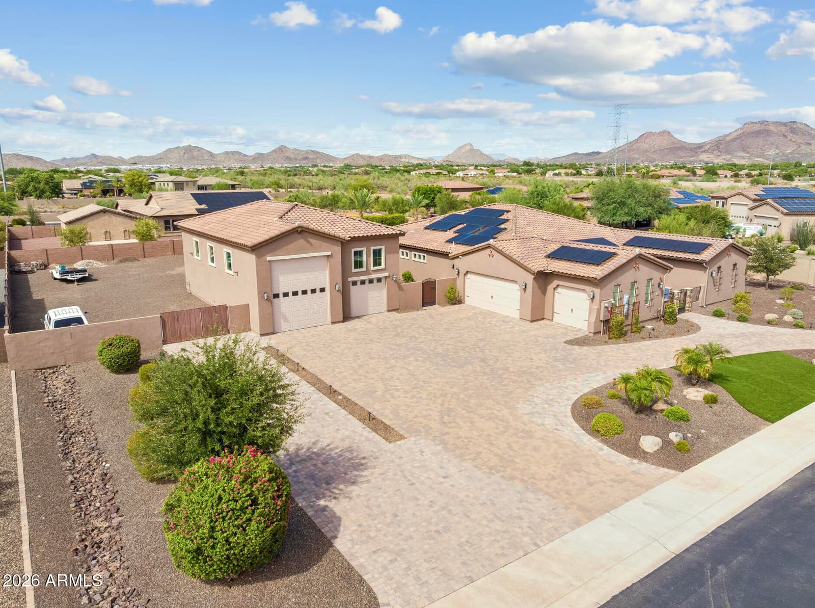 7550 W Questa Drive, Peoria, AZ 85383 — photo 2 of 26