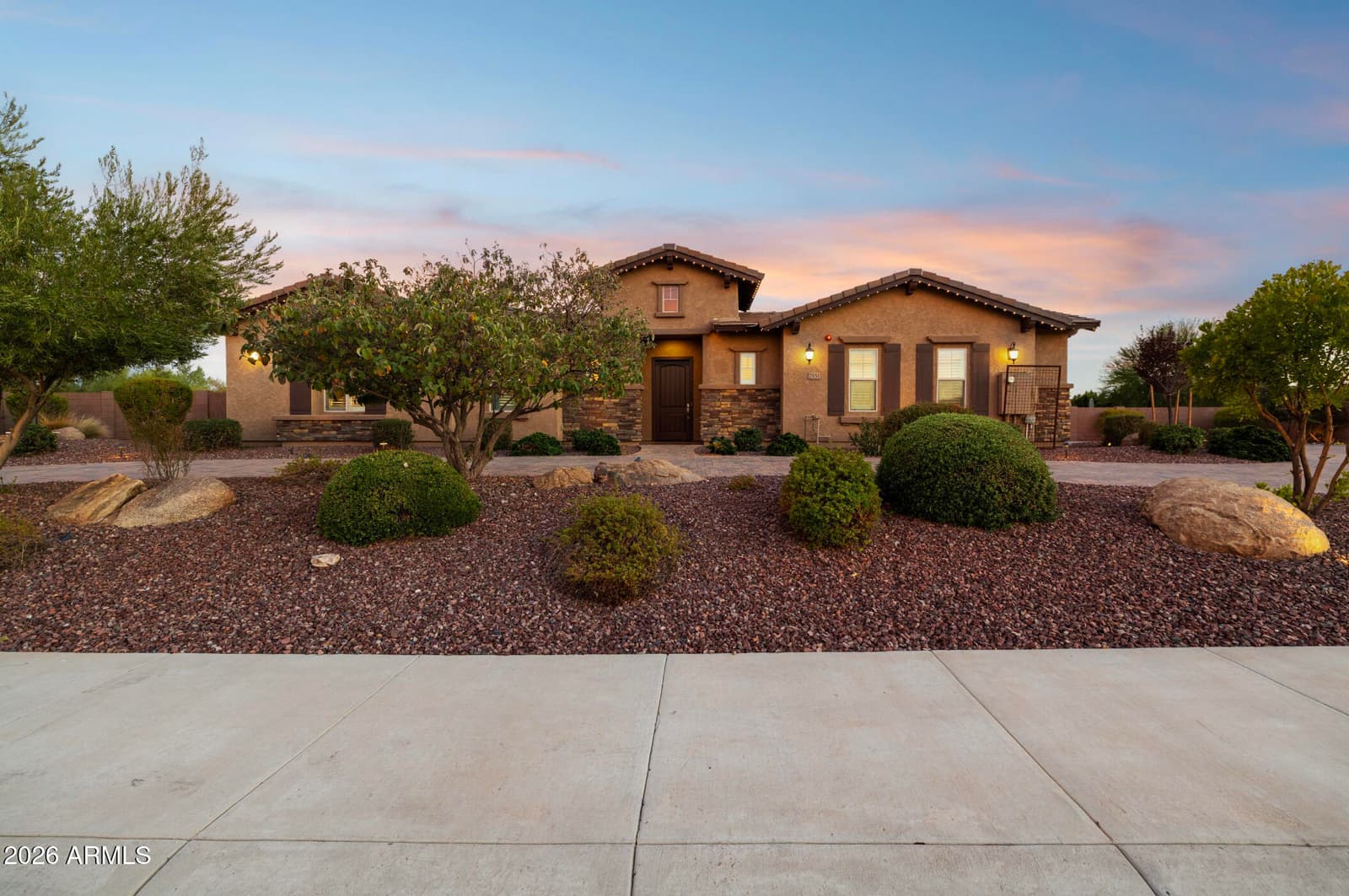 7551 W Saguaro Park Lane, Peoria, AZ 85383 — photo 1 of 26